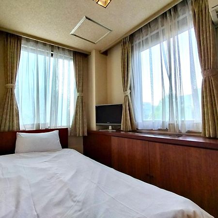 Tabist Business Hotel Takizawa Takasaki Station Nishiguchi Bagian luar foto